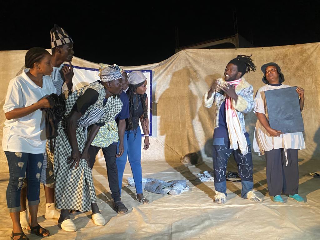 1_PHOTO%20HEAD%20page-%28c%29%20Marion%20Louisgrand